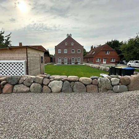 The Linnebargs, House 3 Semesterbostad *